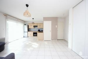 Thumbnail of property #330821041. Click for details