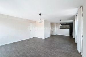 Thumbnail of property #330822332. Click for details