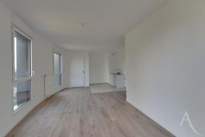 Picture of listing #330829976. Appartment for sale in Romainville