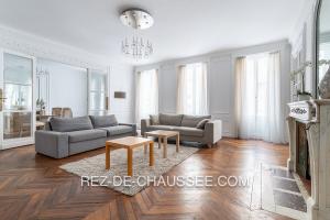Picture of listing #330832097. Appartment for sale in Paris
