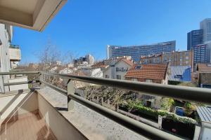 Picture of listing #330833743. Appartment for sale in Courbevoie