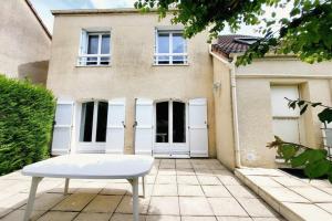 Picture of listing #330854327. House for sale in Savigny-le-Temple