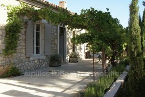 Picture of listing #330861452. House for sale in Eygalières