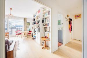 Picture of listing #330863269. Appartment for sale in Paris