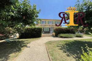 Picture of listing #330872076. House for sale in Arles