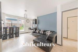 Picture of listing #330879250. Appartment for sale in Orly