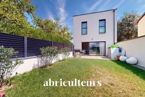 Picture of listing #330879293. House for sale in Feyzin