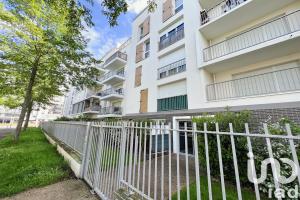 Picture of listing #330882869. Appartment for sale in Trappes