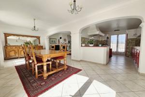 Picture of listing #330883551. House for sale in Saint-Raphaël