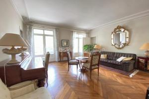 Picture of listing #330884810. Appartment for sale in Paris