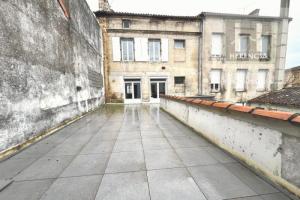 Photo de l'annonce nº 330899504. Bâtiment à vendre sur Angoulême