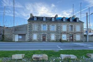 Picture of listing #330901658. Building for sale in Tréguier