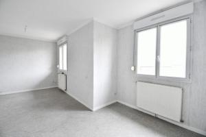 Thumbnail of property #330902989. Click for details
