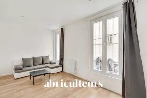 Picture of listing #330903302. Appartment for sale in Paris