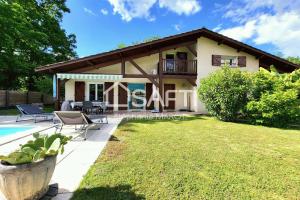 Picture of listing #330904725. House for sale in Saint-Aubin-de-Médoc