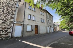 Picture of listing #330925229. Building for sale in Riom-ès-Montagnes
