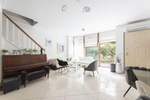 Picture of listing #330928108. Appartment for sale in Paris