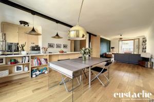 Picture of listing #330929808. Appartment for sale in Paris
