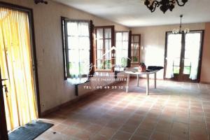 Picture of listing #330929836. House for sale in Descartes