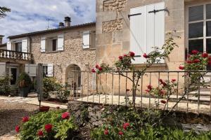 Photo de l'annonce nº 330933217. Maison à vendre sur Roullet-Saint-Estèphe