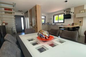 Picture of listing #330933286. Appartment for sale in Royan