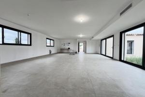 Thumbnail of property #330939964. Click for details