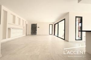 Thumbnail of property #330940683. Click for details