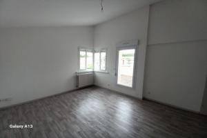 Thumbnail of property #330942860. Click for details