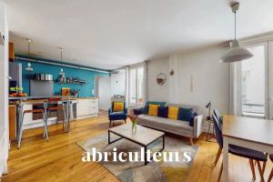 Picture of listing #330946888. Appartment for sale in Paris