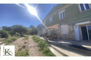 Picture of listing #330949085. Building for sale in Nîmes