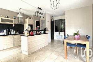 Picture of listing #330954575. Appartment for sale in Marseille