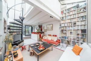 Picture of listing #330976798. Appartment for sale in Paris