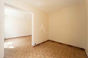 Thumbnail of property #330988047. Click for details