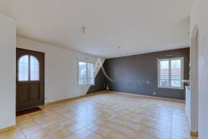 Picture of listing #330988680. Appartment for sale in Montaigu
