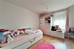 Picture of listing #330993799. Appartment for sale in Courbevoie