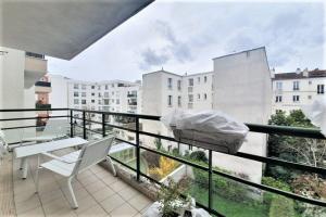 Picture of listing #330993827. Appartment for sale in Courbevoie