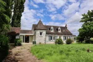 Picture of listing #331004376. House for sale in La Chartre-sur-le-Loir
