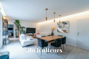 Picture of listing #331023454. Appartment for sale in Rueil-Malmaison