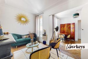 Picture of listing #331023593. Appartment for sale in Paris