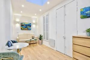 Picture of listing #331023654. Appartment for sale in Paris