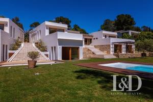 Picture of listing #331038151. House for sale in Mougins