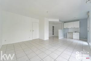 Thumbnail of property #331043339. Click for details