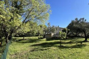 Picture of listing #331051215. Land for sale in Uzès