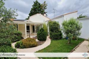 Picture of listing #331059901. House for sale in La Rochelle
