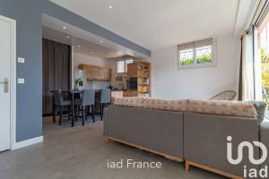 Picture of listing #331069829. Appartment for sale in Villepreux