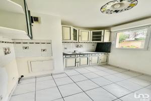 Thumbnail of property #331070324. Click for details