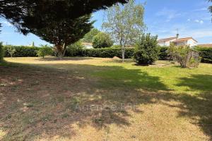 Thumbnail of property #331089957. Click for details