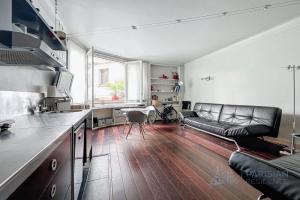 Picture of listing #331106053. Appartment for sale in Paris
