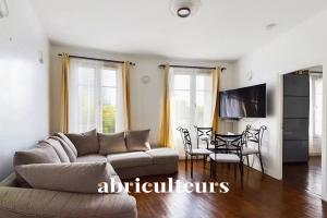 Picture of listing #331106997. Appartment for sale in Issy-les-Moulineaux