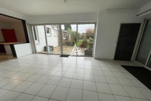 Thumbnail of property #331112335. Click for details